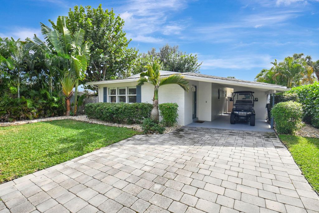 Photo of 14 NE 5th Street, Delray Beach, FL 33444 (MLS # R11046859)