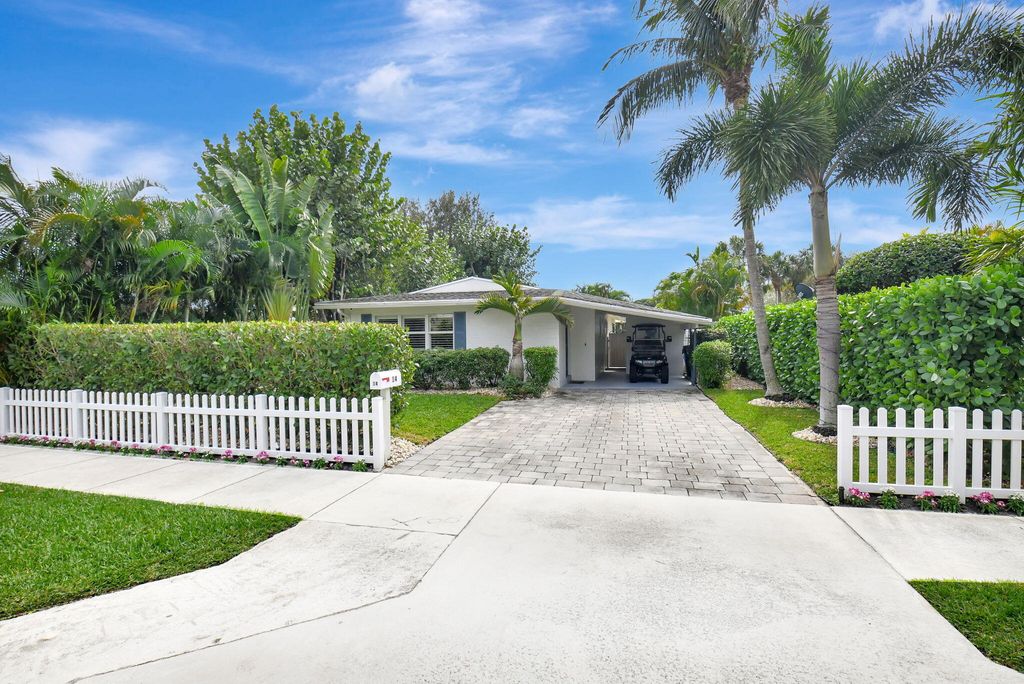Photo of 14 NE 5th Street, Delray Beach, FL 33444 (MLS # R11046859)