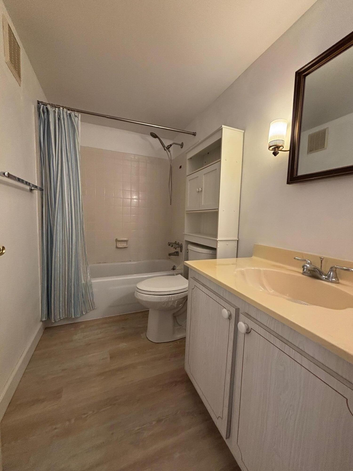 KINGSWOOD CONDO - Residential