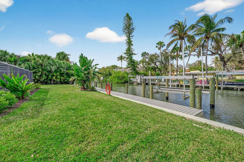 Photo of 547 E Causeway Boulevard, Vero Beach, FL 32963 (MLS # F10554959)