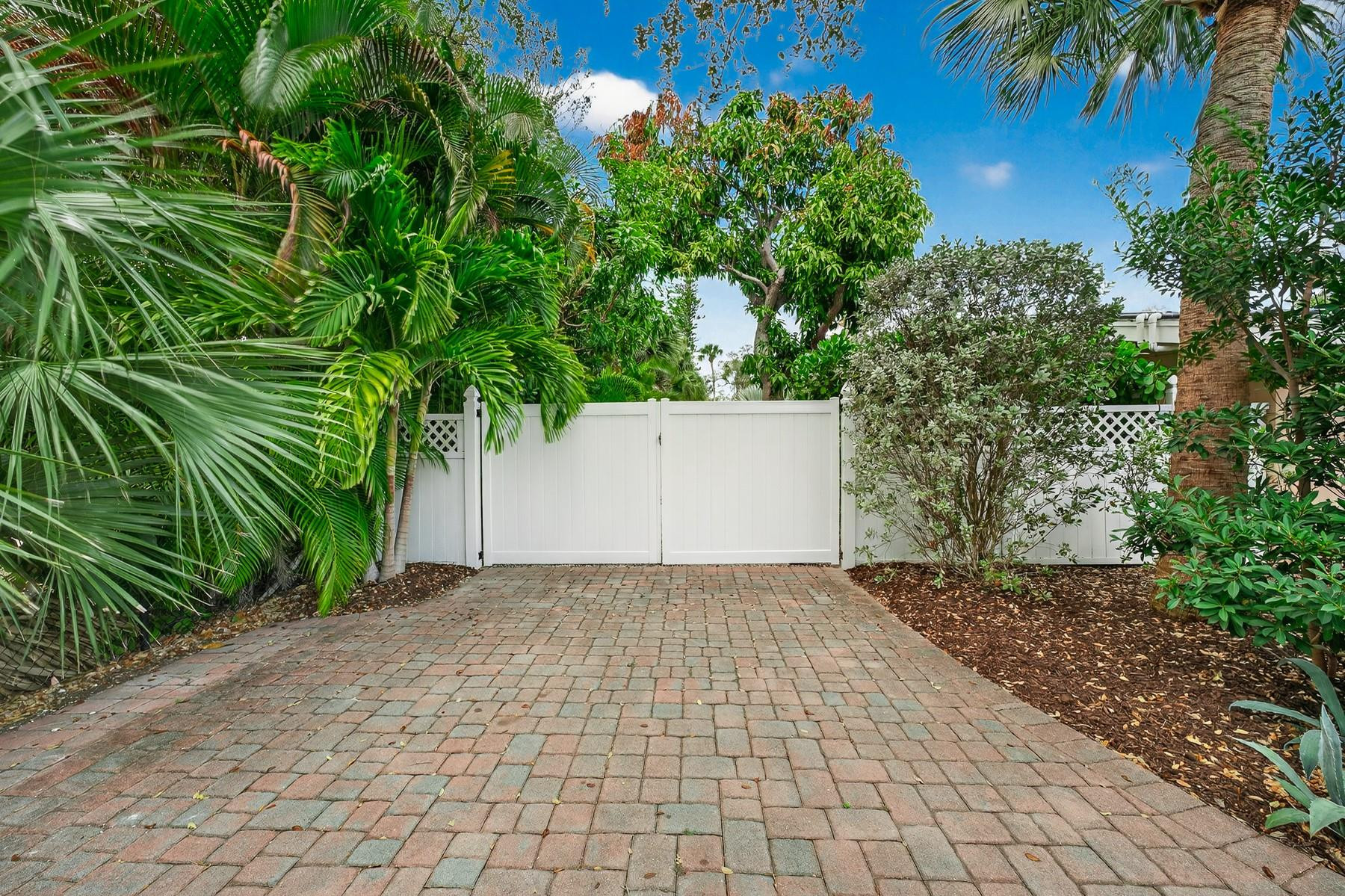 PELICAN COVE - Residential