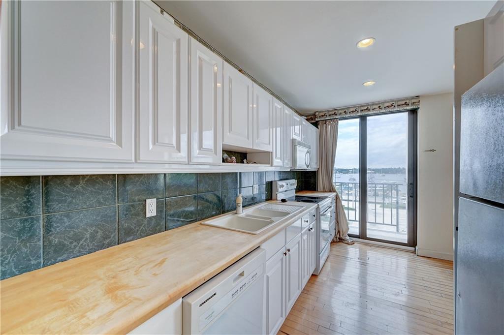 CRYSTAL TOWER - Residential