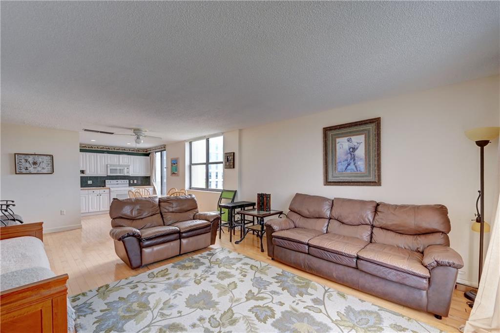 CRYSTAL TOWER - Residential