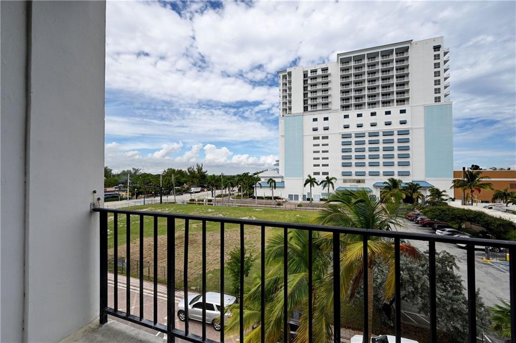 CRYSTAL TOWER - Residential