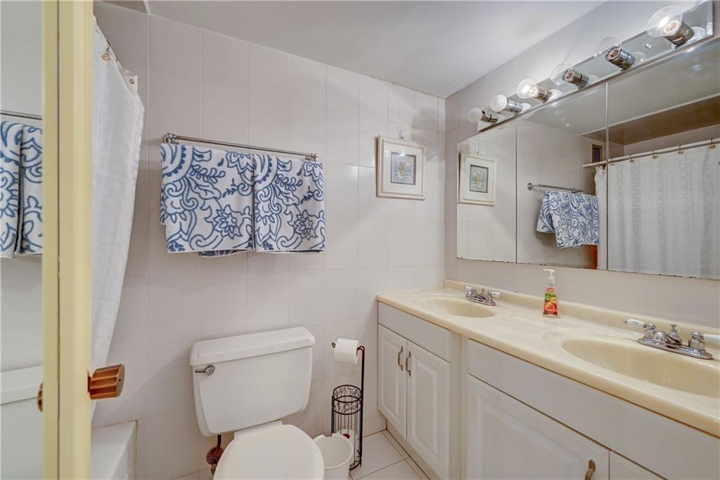 CRYSTAL TOWER - Residential