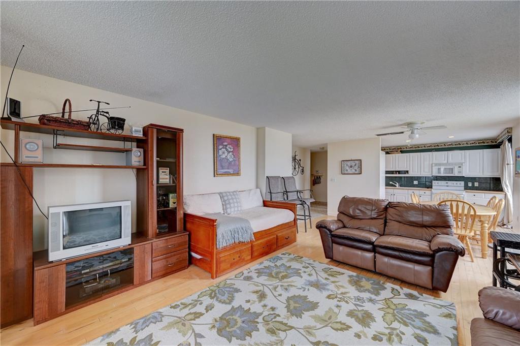 CRYSTAL TOWER - Residential