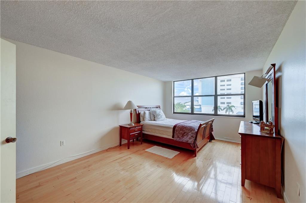 CRYSTAL TOWER - Residential