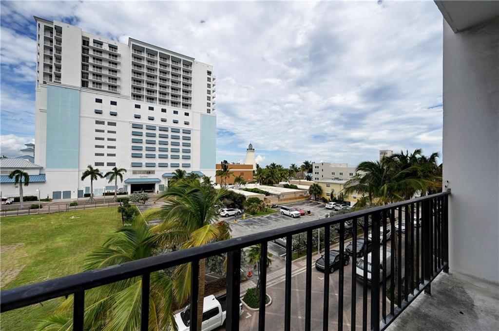 CRYSTAL TOWER - Residential