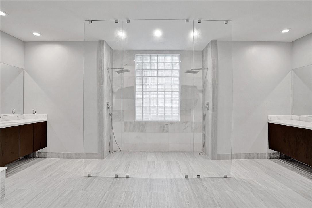 Windsor Palms 160-17 B - Residential