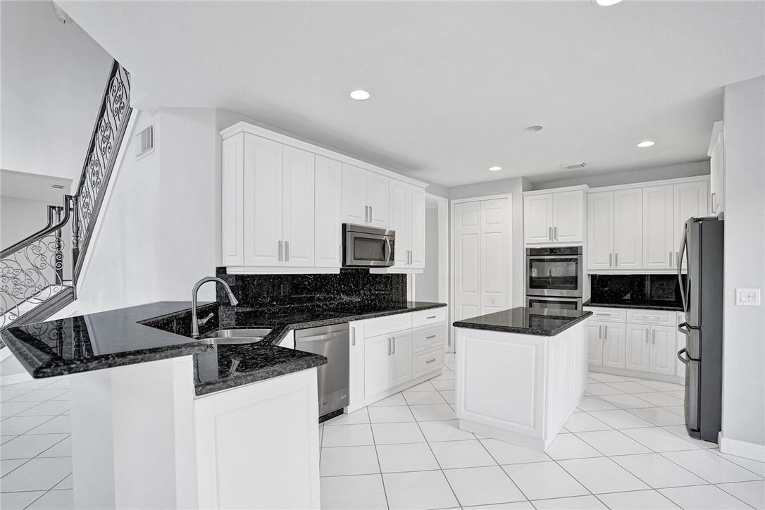 Windsor Palms 160-17 B - Residential