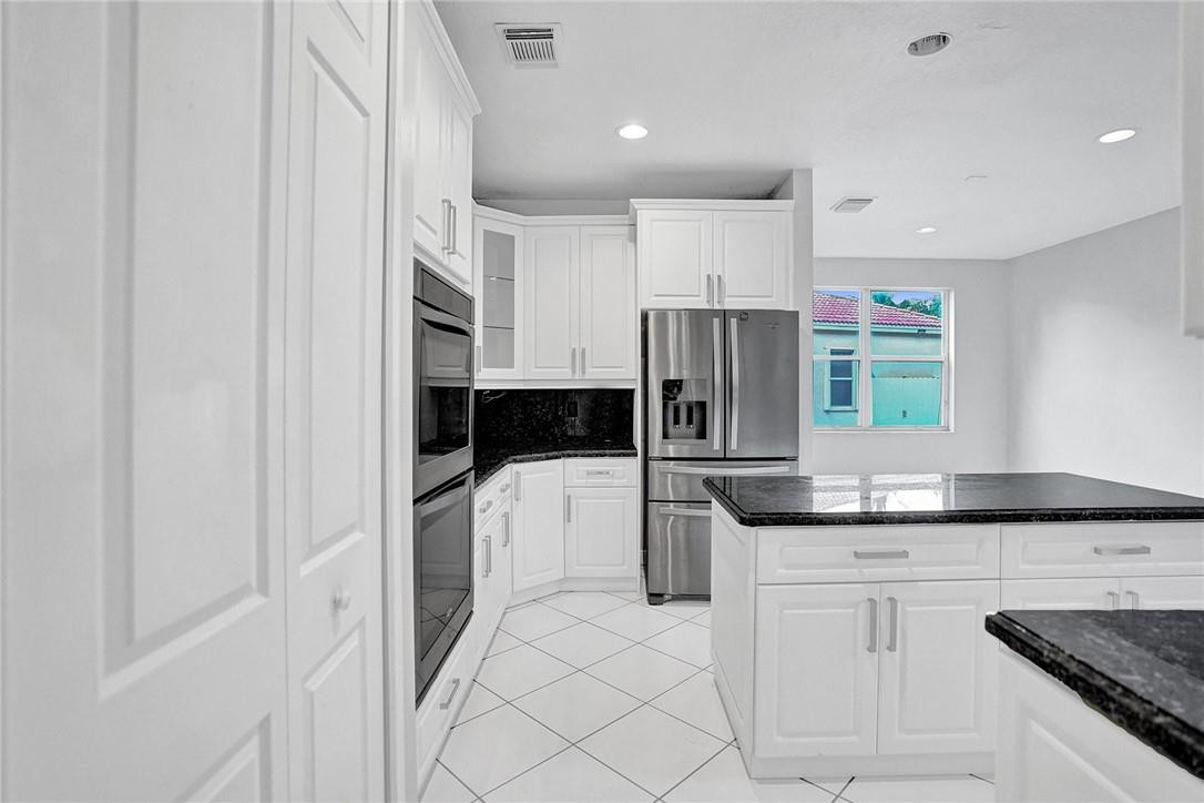Windsor Palms 160-17 B - Residential