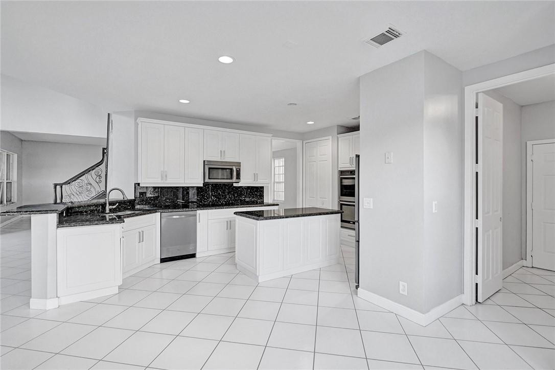 Windsor Palms 160-17 B - Residential