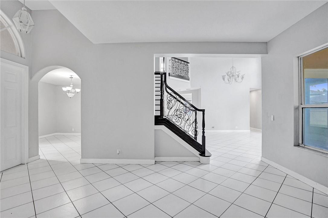 Windsor Palms 160-17 B - Residential