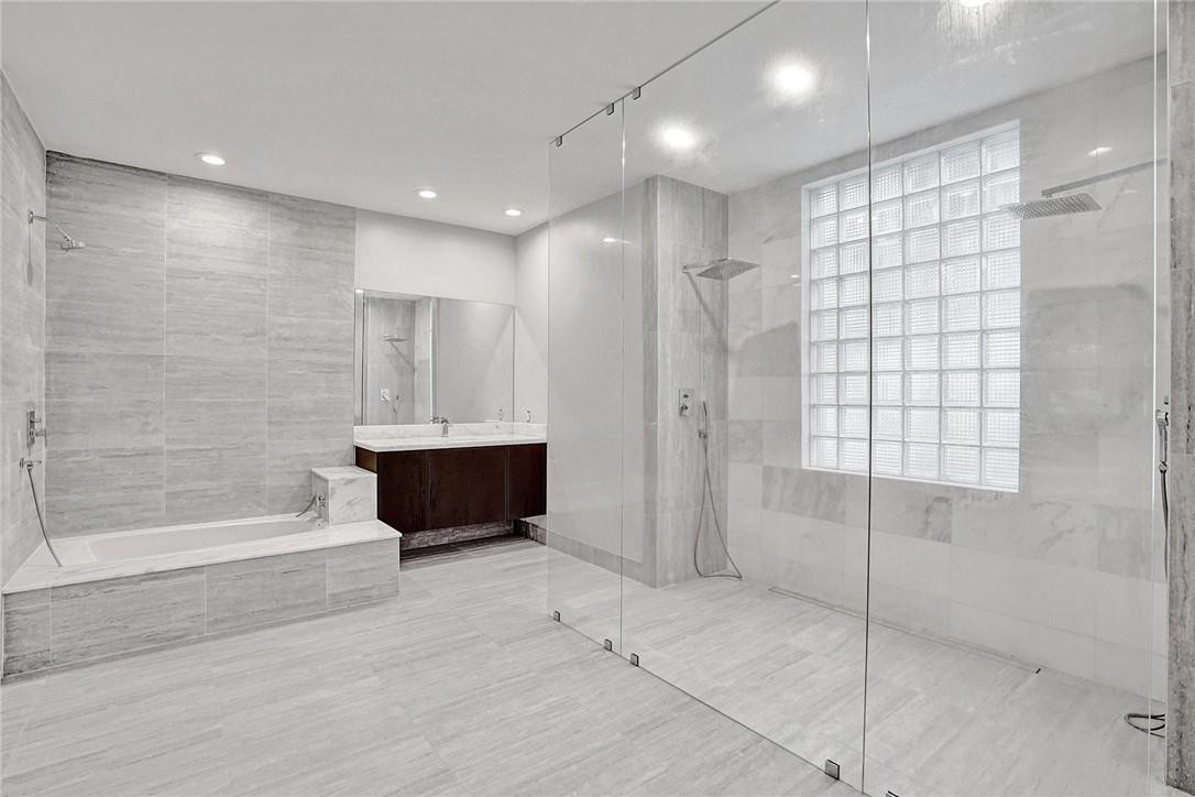 Windsor Palms 160-17 B - Residential
