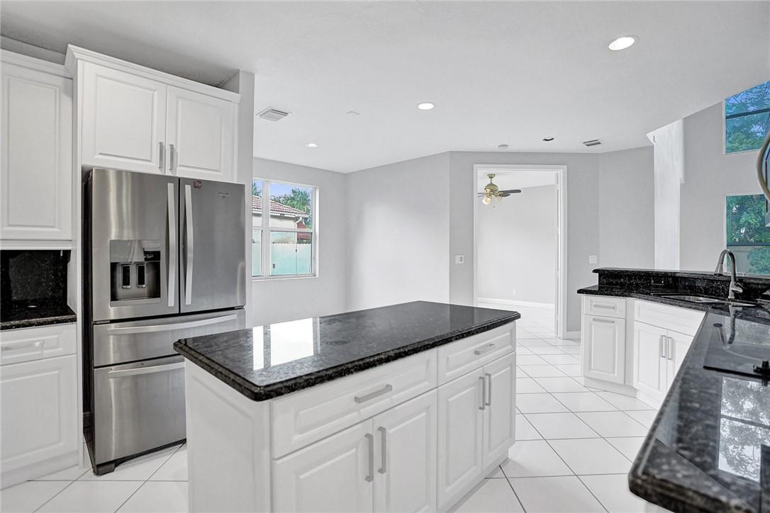 Windsor Palms 160-17 B - Residential