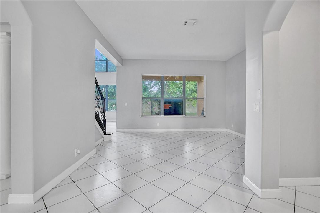 Windsor Palms 160-17 B - Residential
