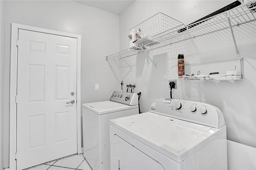 Windsor Palms 160-17 B - Residential