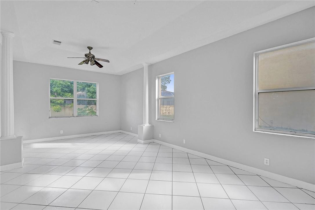 Windsor Palms 160-17 B - Residential