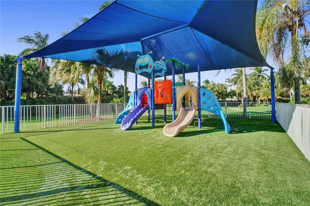 Windsor Palms 160-17 B - Residential