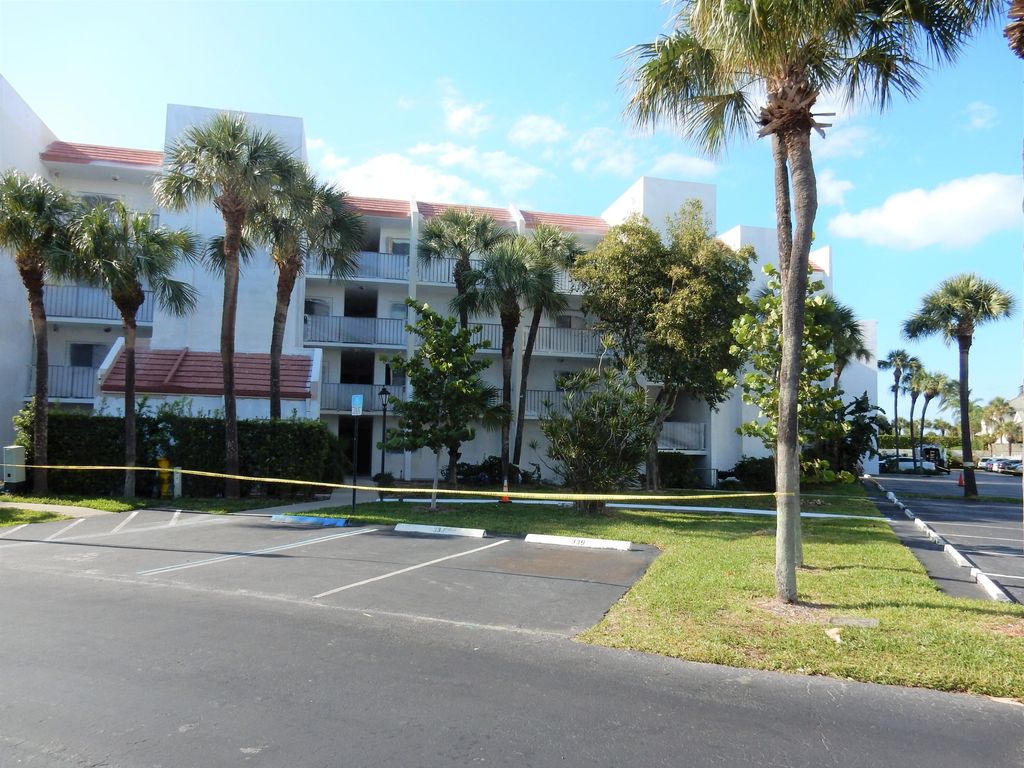 Photo of 1605 S Us Highway 1 #B105, Jupiter, FL 33477 (MLS # R10791657)