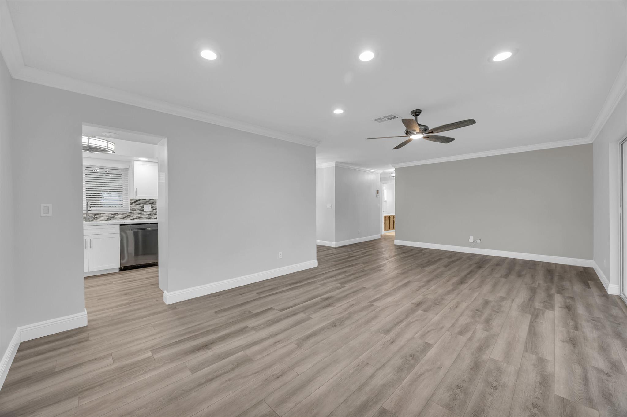IROQUOIS PARK - Residential