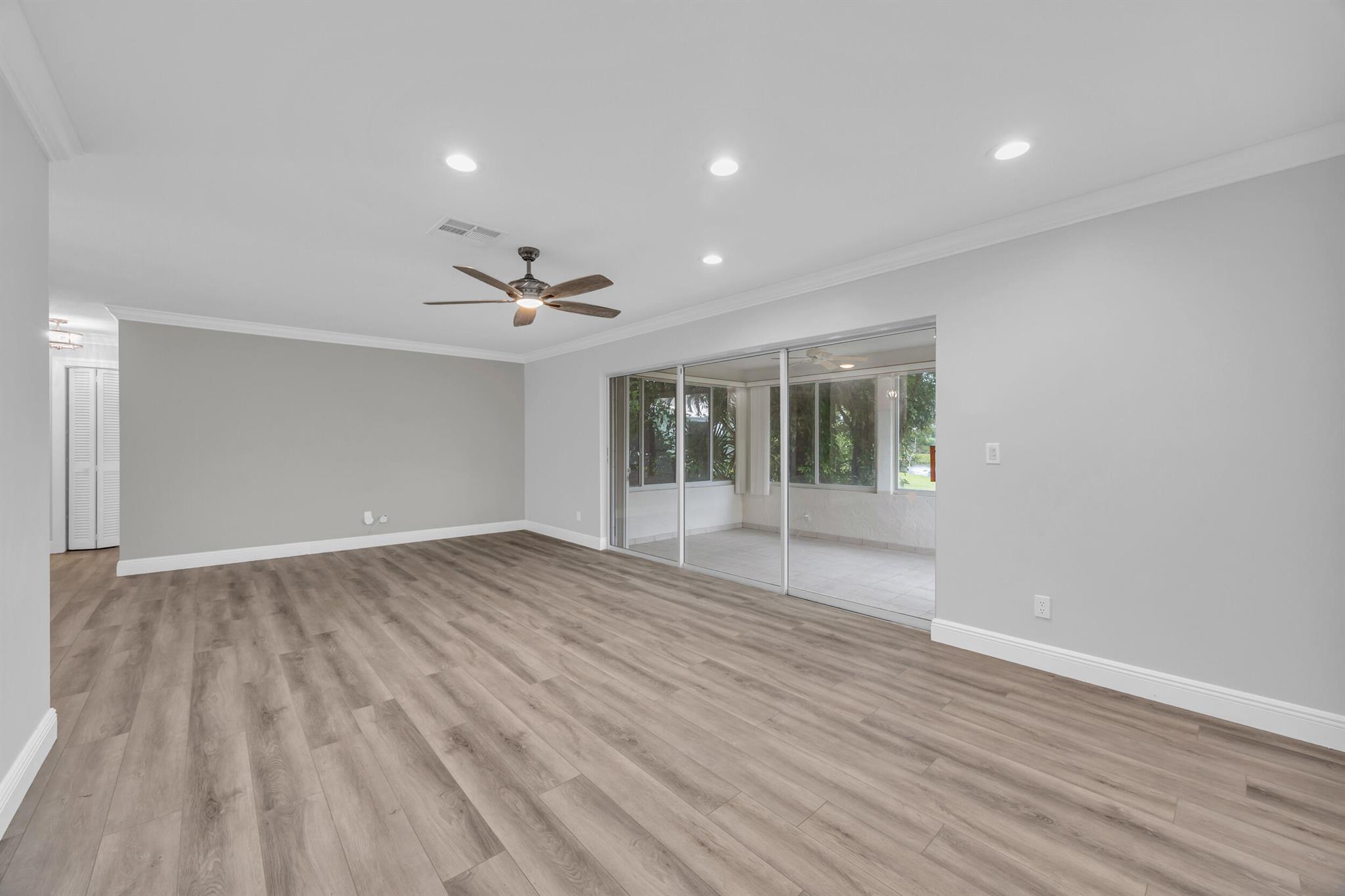 IROQUOIS PARK - Residential