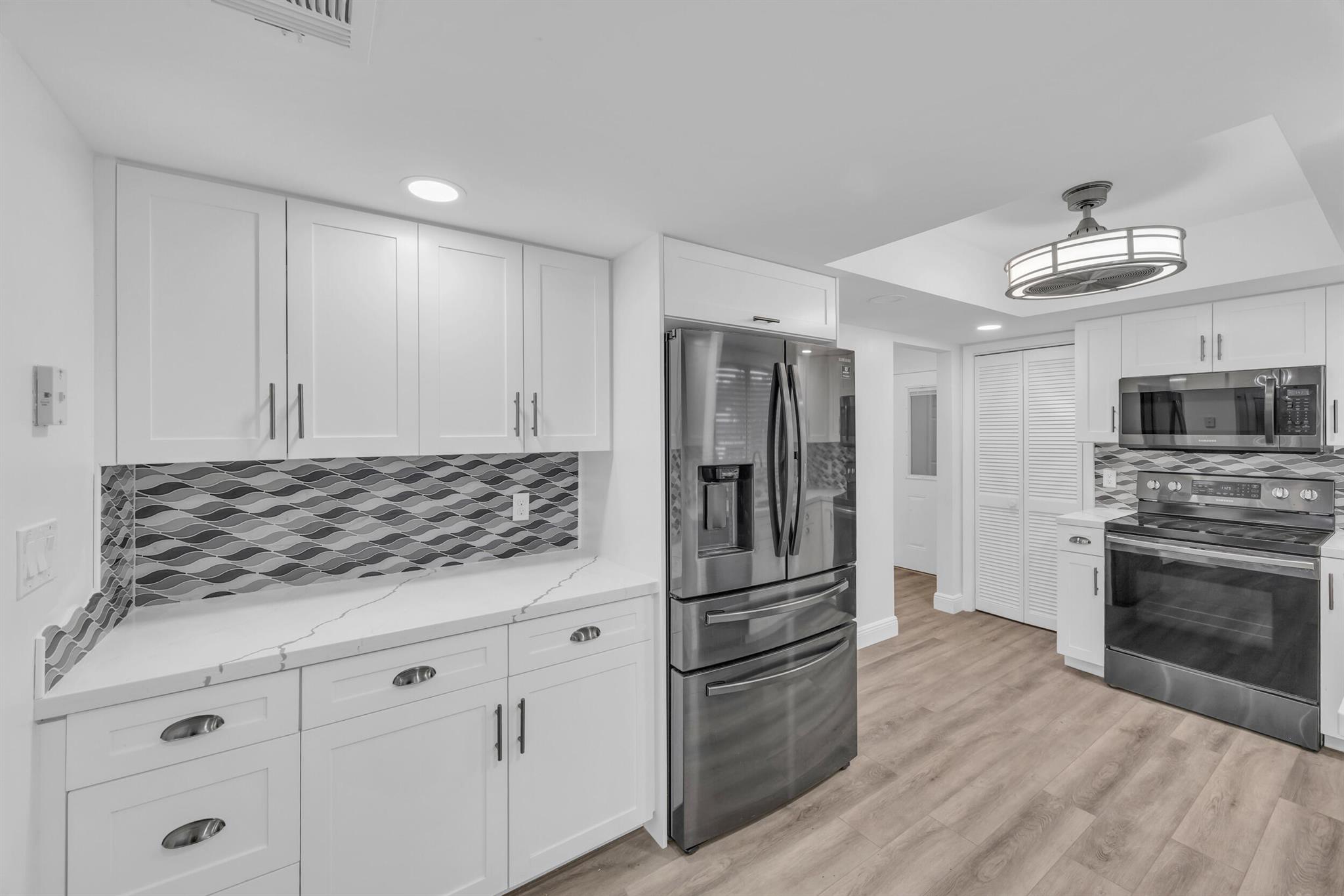 IROQUOIS PARK - Residential