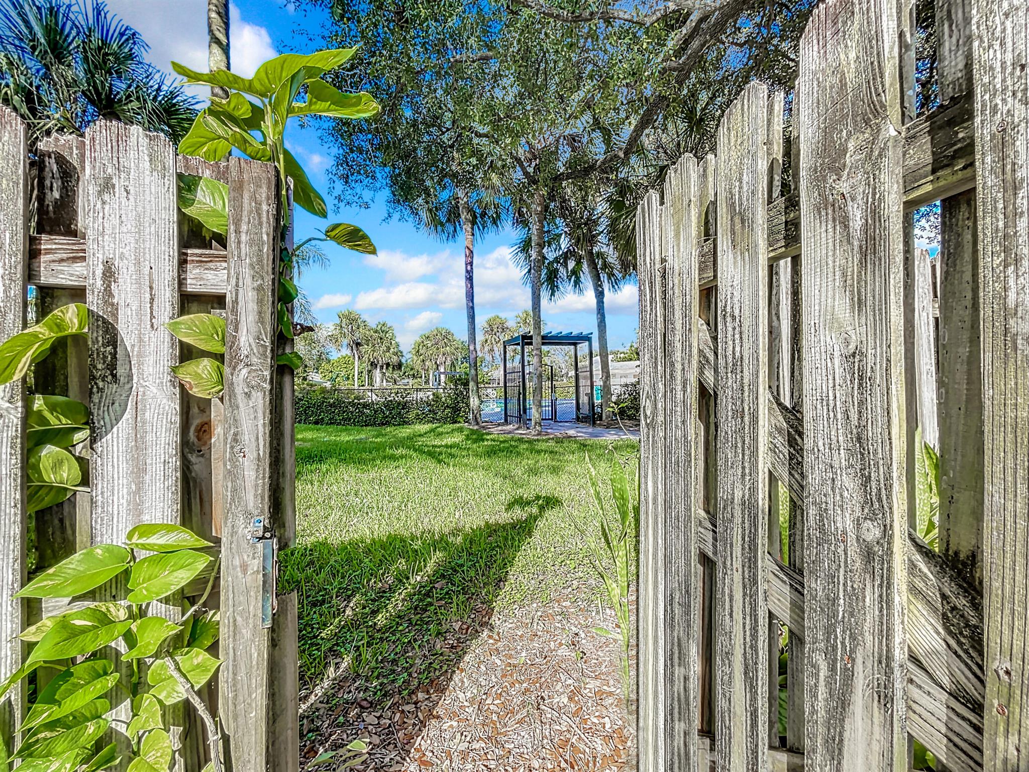 MEADOWS 300 1 - Residential