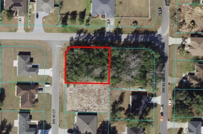 Build your dream home on this high and dry OVERSIZED 0.29 CORNER lot. It is located in Marion oaks with amenities such as community center, basketball and tennis court and pavilion enjoy all of this with NO HOA. Many new homes being built in the neighborhood. Conveniently located to shopping, dining, parks, library, I-75 and SR-200. Close to Silver springs and Rainbow springs. Only 1 hour from Orlando theme parks. Neighbor address 4315 sw 132nd pl