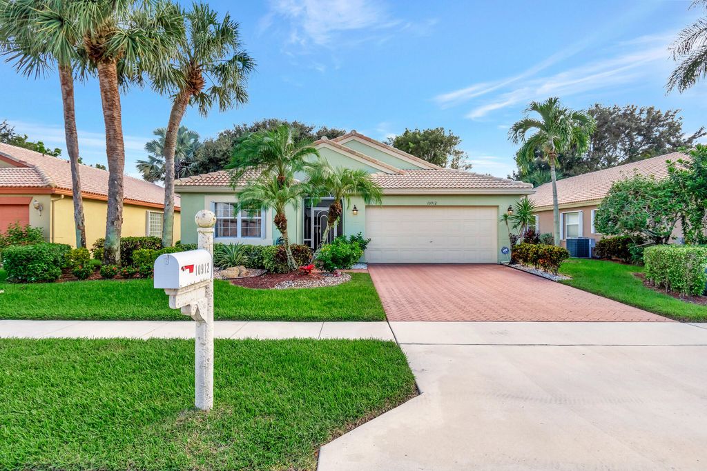 Photo of 10912 Royal Caribbean Circle, Boynton Beach, FL 33437 (MLS # R10928529)