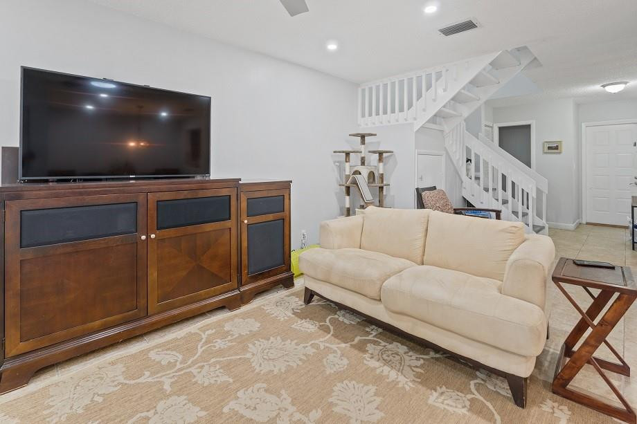 Golden Raintree III - Residential