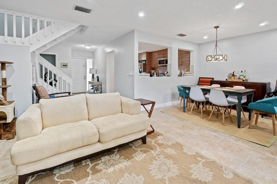 Golden Raintree III - Residential