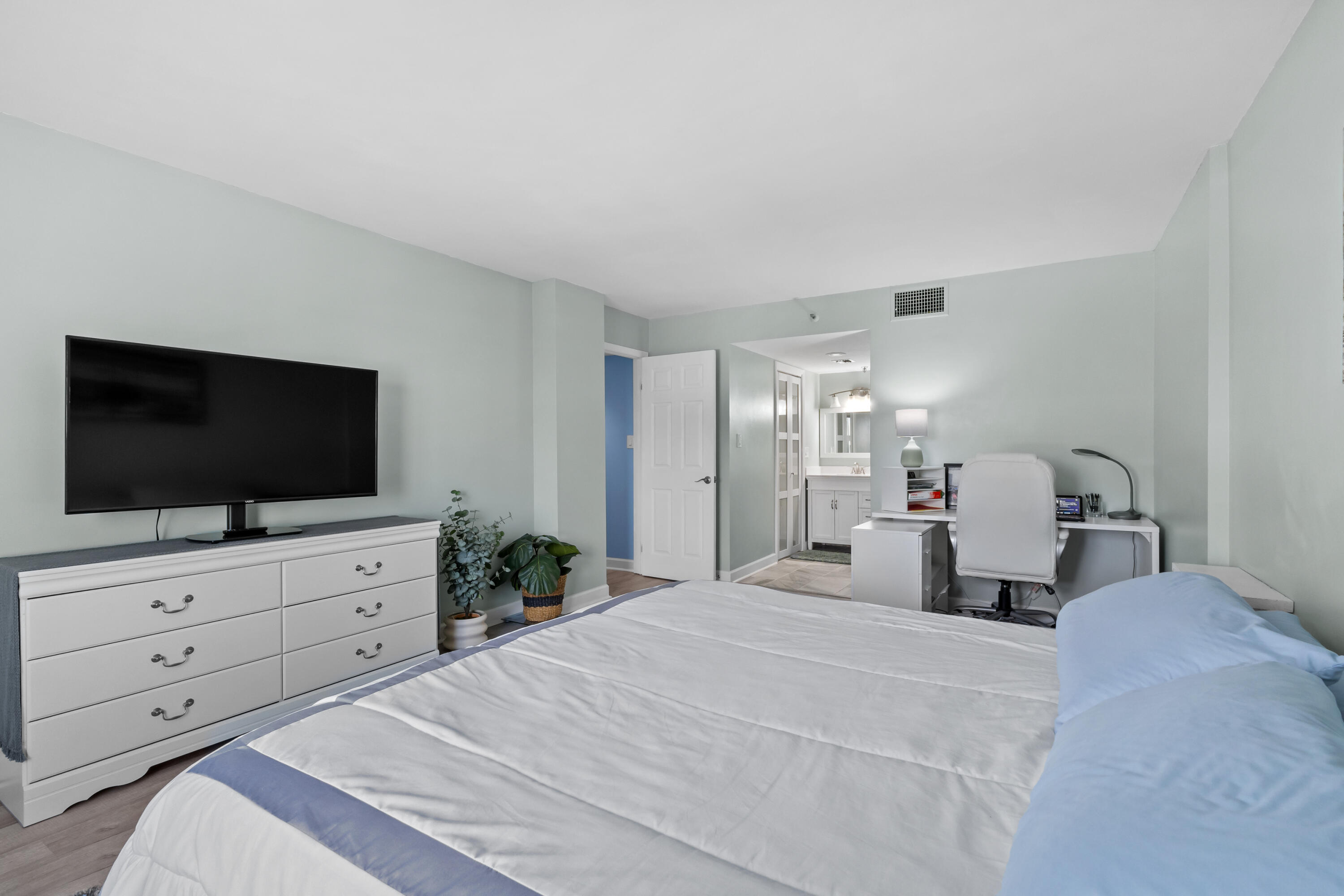 Sea Pointe Towers - Residential