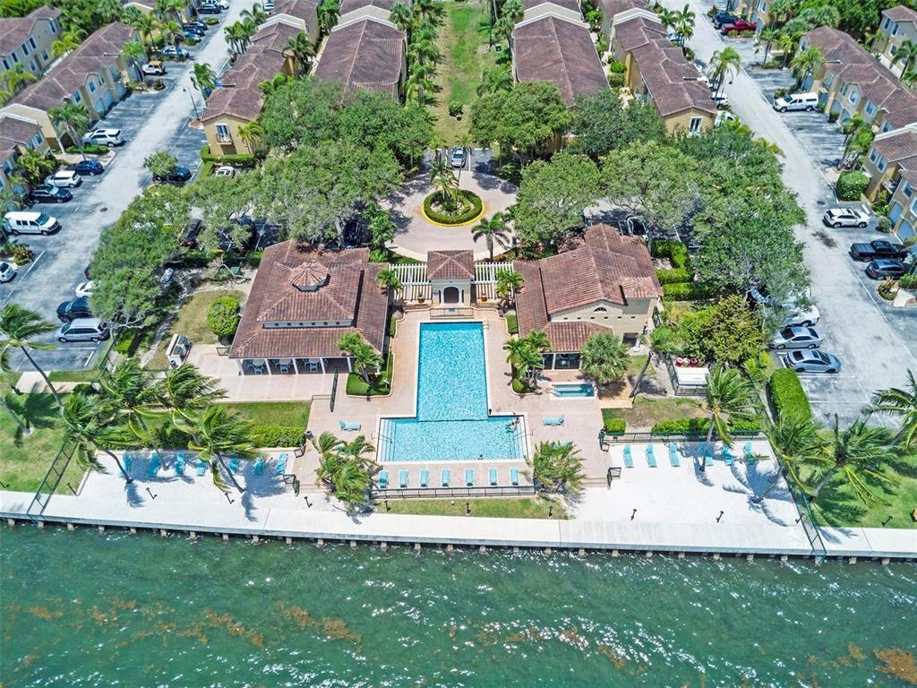 BAY REACH CONDO - Residential