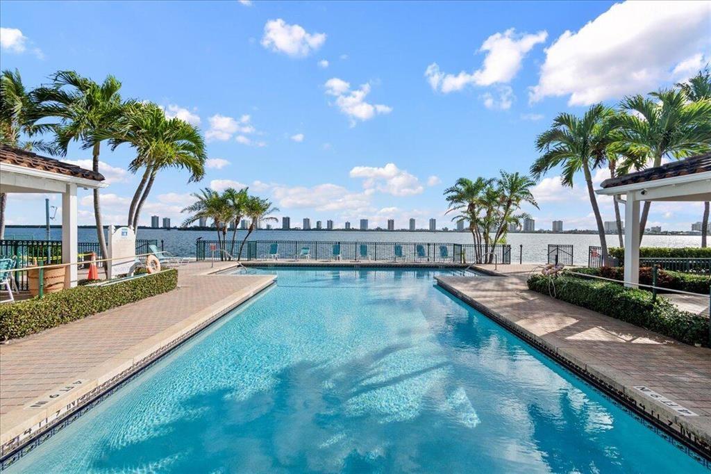 BAY REACH CONDO - Residential