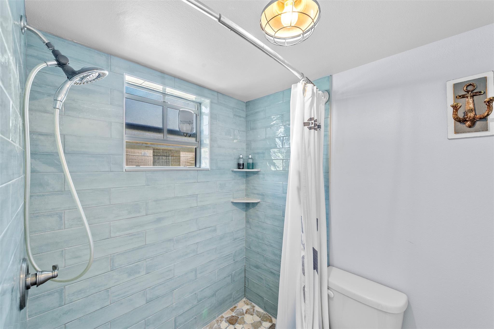 BAY REACH CONDO - Residential