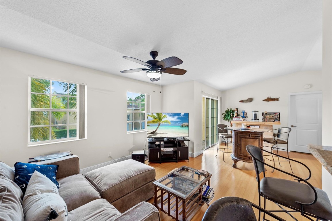 BAY REACH CONDO - Residential