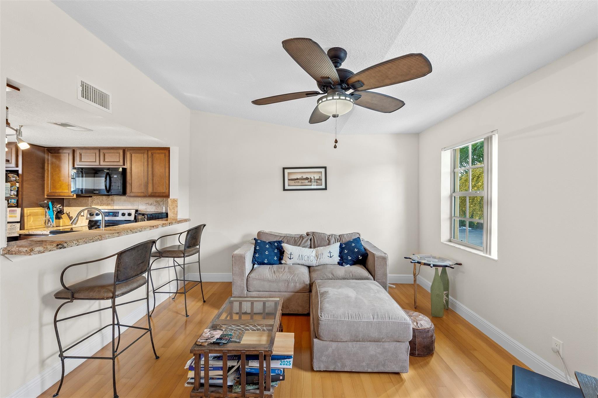 1035 Lake Shore Drive 105