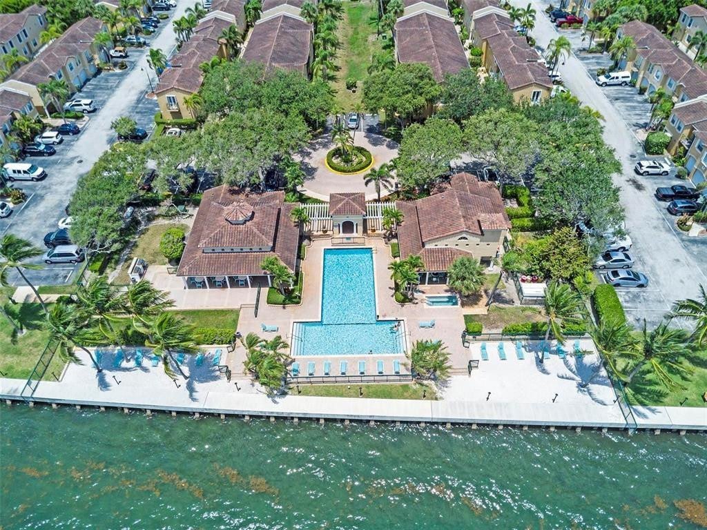 BAY REACH CONDO - Residential