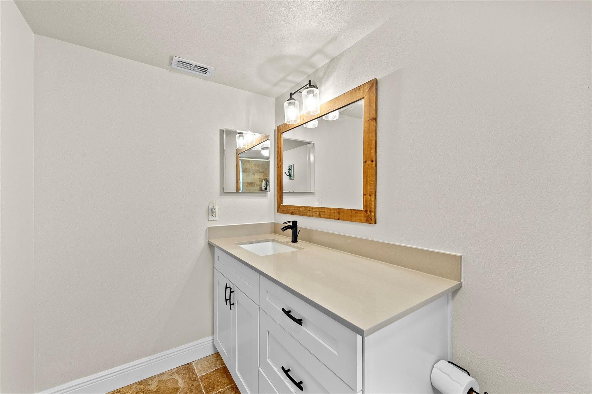 BAY REACH CONDO - Residential