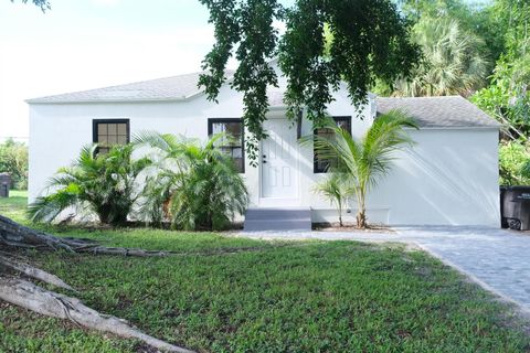 816 Tuscaloosa Street West Palm Beach FL 33405
