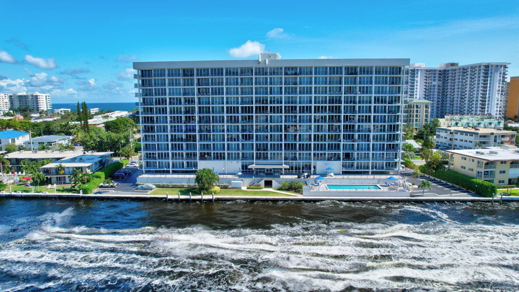 521 N Riverside Drive 1207
