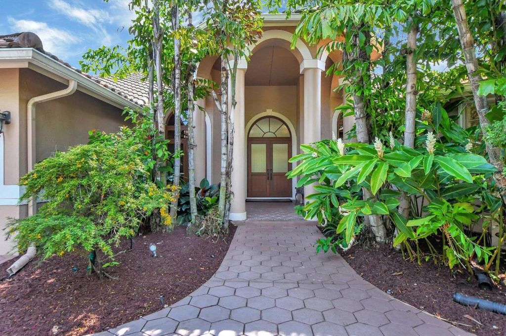 Photo of 1016 SW 21st Avenue, Boca Raton, FL 33486 (MLS # R10988479)