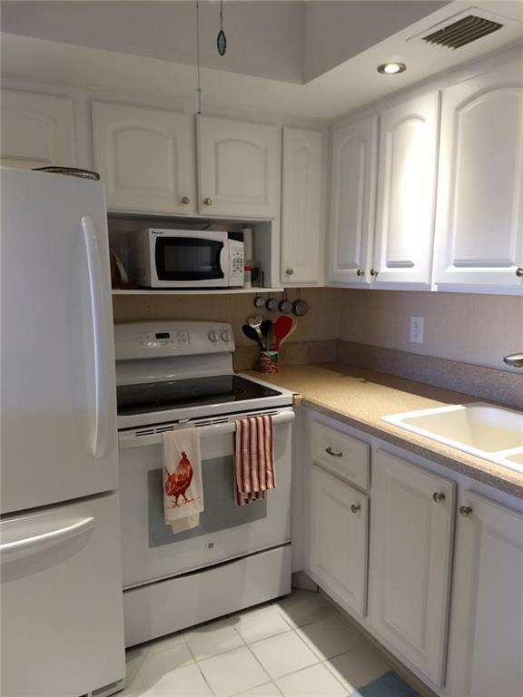 CEDAR POINTE CONDO VILLAGE 8 - Residential