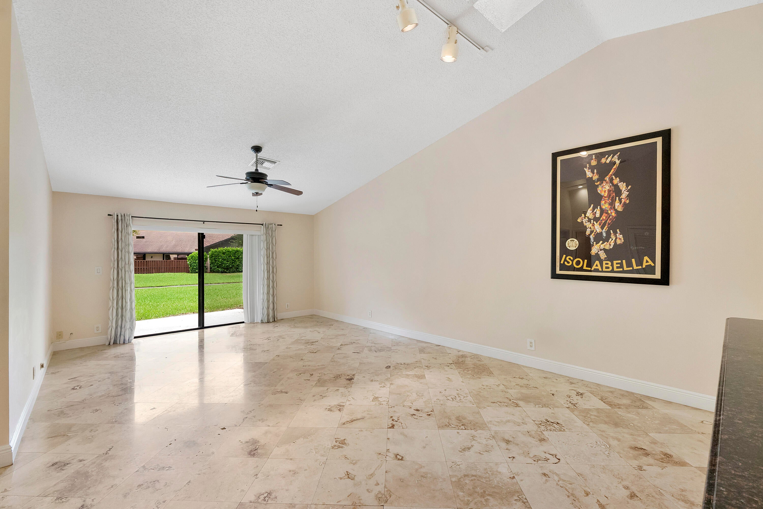 22686 VISTAWOOD Way