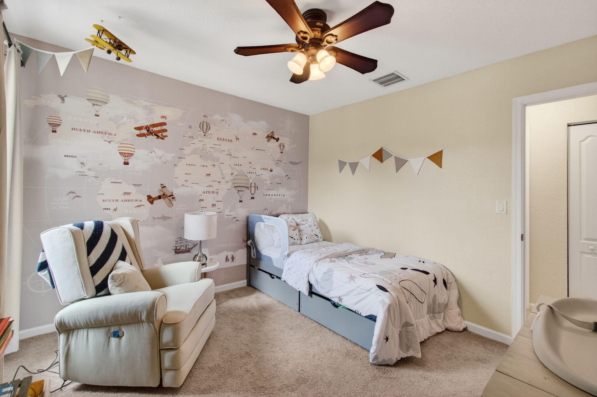COLONY LAKE - Residential