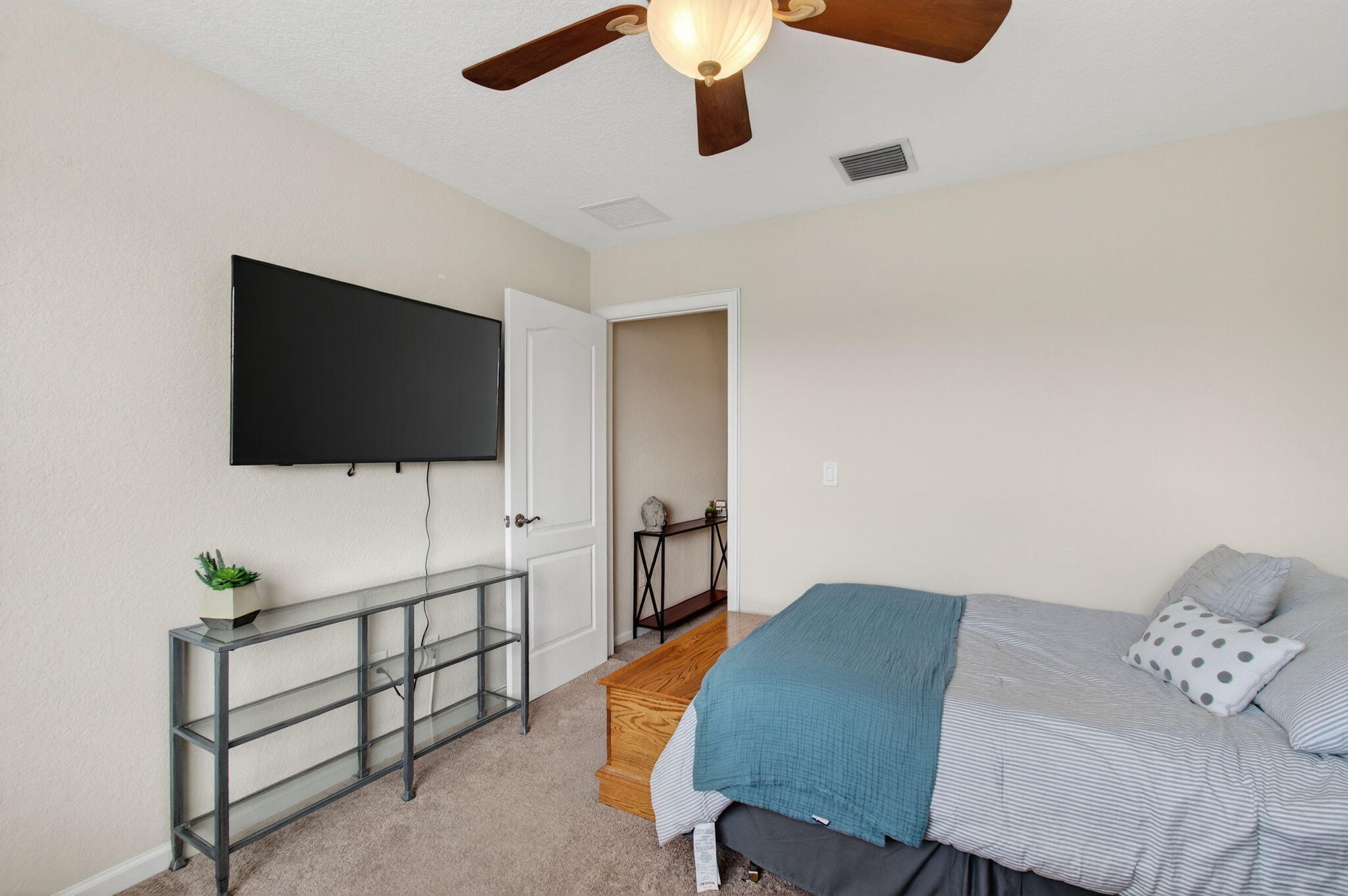 COLONY LAKE - Residential