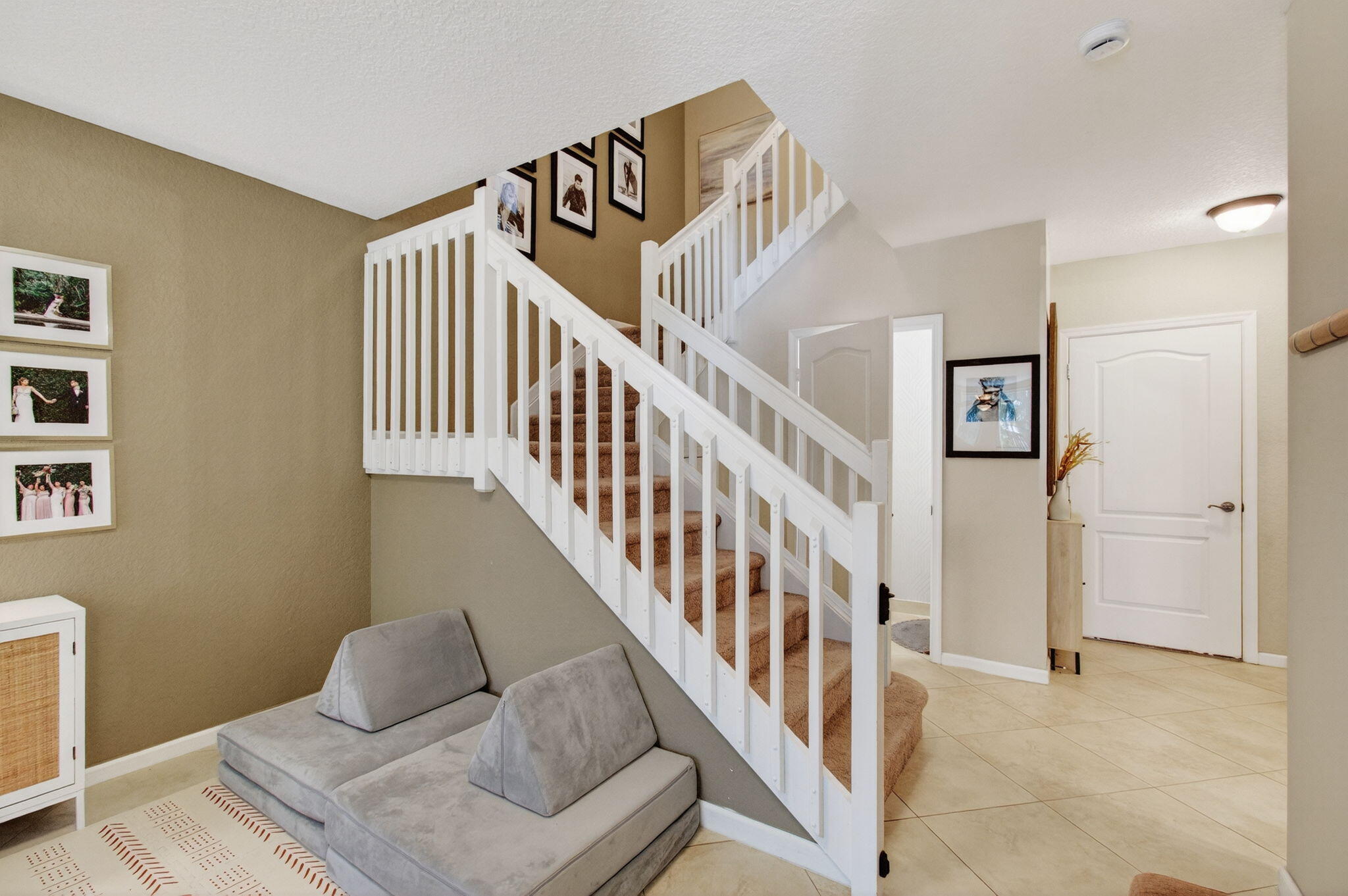 COLONY LAKE - Residential