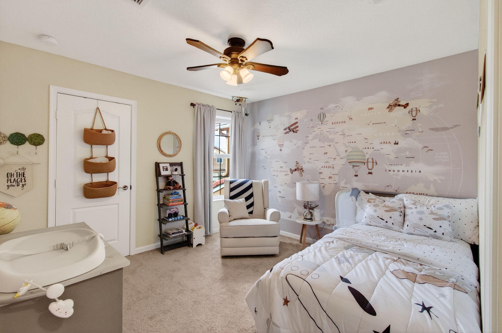 COLONY LAKE - Residential