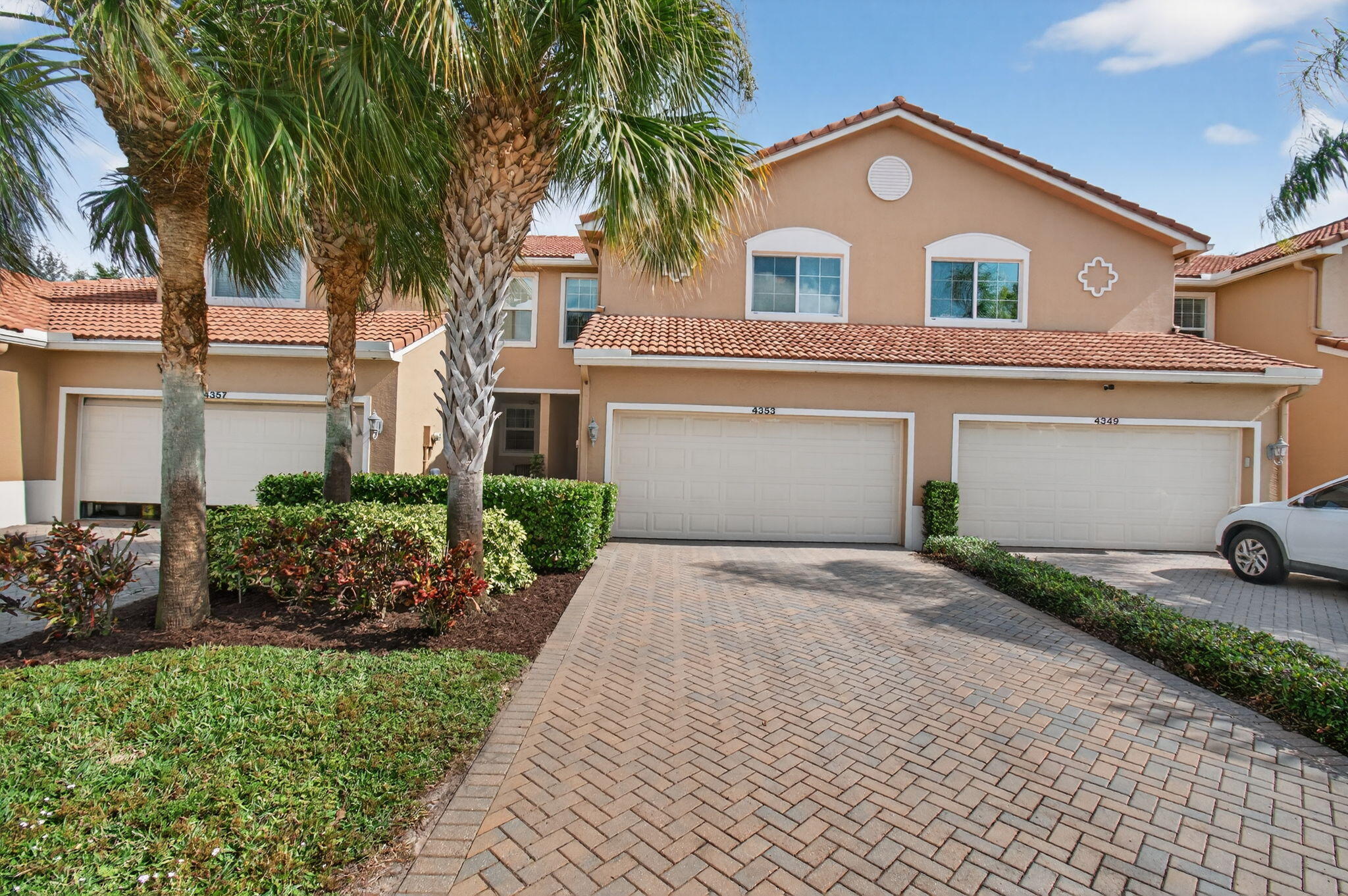 COLONY LAKE - Residential